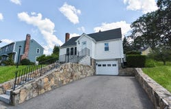 16 Lohnes Rd, Framingham, MA 01701