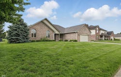 105 Meadowview Lane, Greenwood, IN 46142
