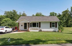 911 Lake Drive, Johnson City, TN 37601