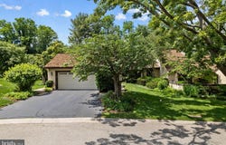 6 STEEPLECHASE LANE, BLUE BELL, PA 19422