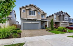 2221 BEN BROWN DR, Woodburn, OR 97071