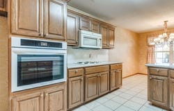 2455 Manchester Drive, The Village, OK 73120