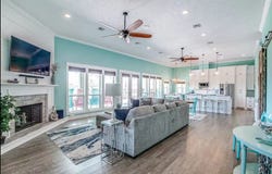 922 Palm Ridge Dr, Crystal Beach, TX 77650