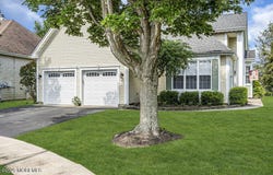 7 Woodlake Court, Barnegat, NJ 08005