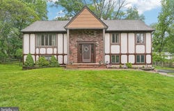 15 DUFFIELD DRIVE, EWING, NJ 08628