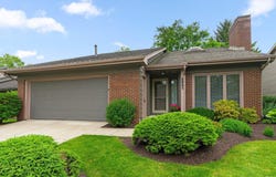 2521 E Saint Thomas Point, Fort Wayne, IN 46815-8566