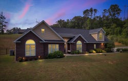 5728 Hickory Valley Rd, Heiskell, TN 37754