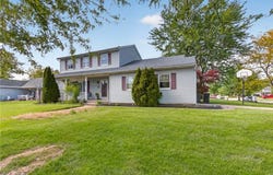 438 Hampton Drive, Elyria, OH 44035