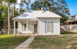 413 E College St, Fredericksburg, TX 78624