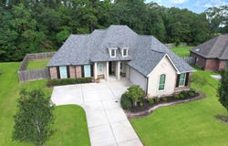 5028 Woodstock Way Dr, Greenwell Springs, LA 70739