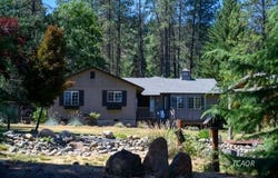 290 Mountain View Dr, Lewiston, CA 96052