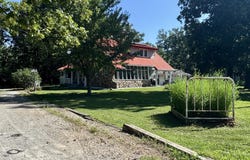 942 N Dade 131, Arcola, MO 65603