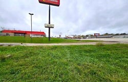 820 S Sam Houston Boulevard, Houston, MO 65483