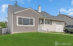 40 McKinley Avenue, Colonia, NJ 07067