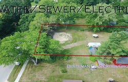 1305 E James St, White Cloud, MI 49349