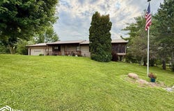 2672 Douds Rd., Libertyville, IA 52567