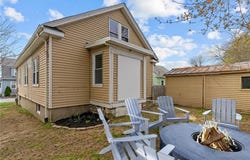 9 Lookout Avenue, North Providence, RI 02911