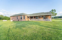 877 Highway B, Bolivar, MO 65613