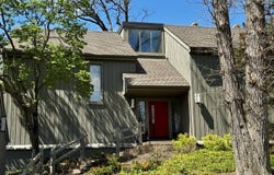 412 Deer Trail Hill, Lake Barrington, IL 60010