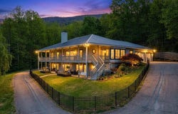 649 GREYLEDGE RD, Buchanan, VA 24066