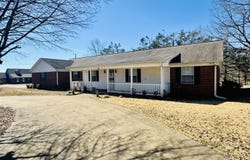 110 Walker, Ripley, MS 38663