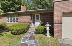 31 Lowell Ave, Westfield, MA 01085