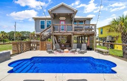 213 W 2nd Avenue, Gulf Shores, AL 36542