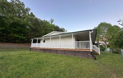 301 Smith Heights Rd, Paris, TN 38242