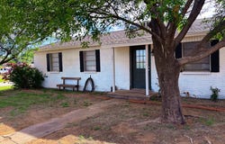 501 S Lightfoot St, Loraine, TX 79532