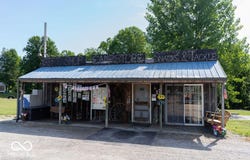 3559 N Us Highway 41, Bloomingdale, IN 47832