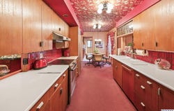 9958 Spring Circle, Omaha, NE 68124