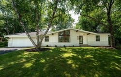 21595 Doneswood Dr, Waukesha, WI 53186