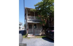 27 W FERDINAND STREET, MANHEIM, PA 17545