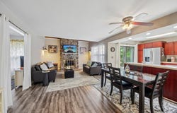 736 Glen Way, Gurnee, IL 60031