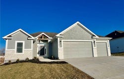 512 Skyview Lane, Liberty, MO 64068