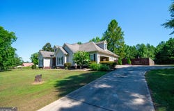 1314 Tenny Nelson, Grantville, GA 30220