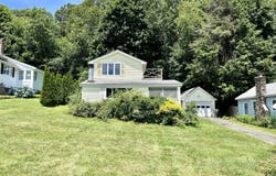 27 Donovan Court, Bristol, CT 06010