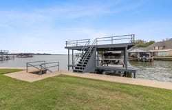 242 Saint Andrews Dr, Mabank, TX 75156