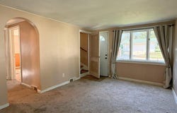 305 3rd St, Glenwood, IA 51534