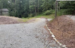 42 Ivy Road, Newland, NC 28657