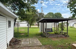 407 W Douglas St, Fairfield, IL 62837