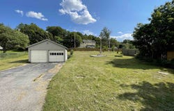 14 Hartford Street, Claremont, NH 03743