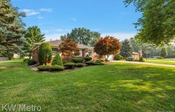 18241 Dunblaine Avenue, Beverly Hills, MI 48025