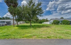 BAY Drive, GIBSONTON, FL 33534