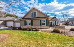823 Wynnshire Drive, Hickory, NC 28601