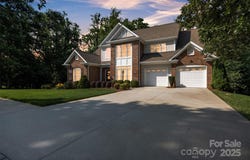 1747 30th Avenue Drive NE, Hickory, NC 28601