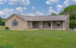 4141 Gunnels Rd, Byrdstown, TN 38549
