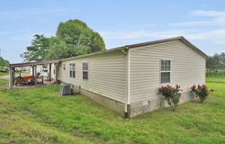 16 Hartford Ln, Slaughters, KY 42456
