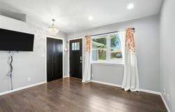 1133 E Adams St, Washington, IA 52353