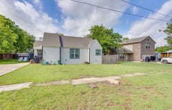 109 W Purdom Avenue, Alvarado, TX 76009